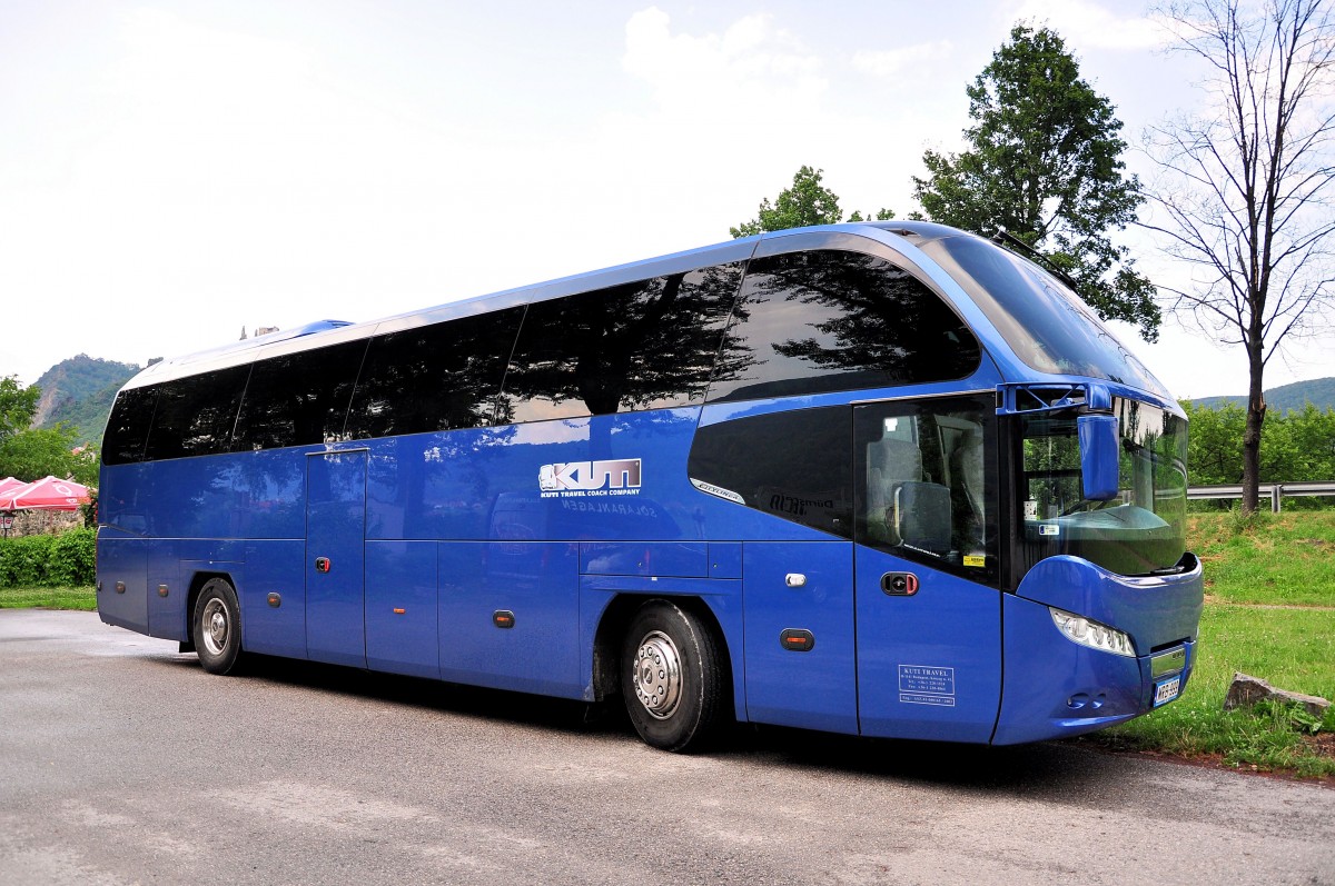 Neoplan Cityliner von Kuti Travel aus Ungarn am 18.7.2014 in Krems.