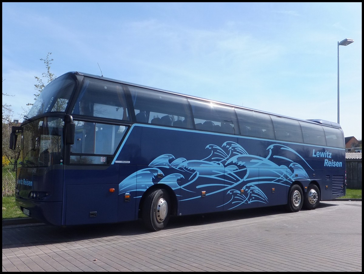 Neoplan Cityliner von Lewitz Reisen aus Deutschland in Bergen.