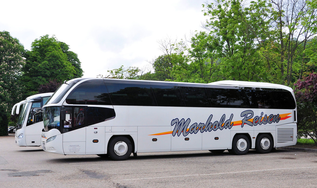 Neoplan Cityliner von Marhold Reisen aus der BRD in Krems gesehen.