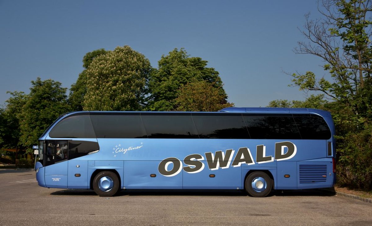 Neoplan Cityliner von OSWALD Reisen aus der BRD im Mai 2018 in Krems.