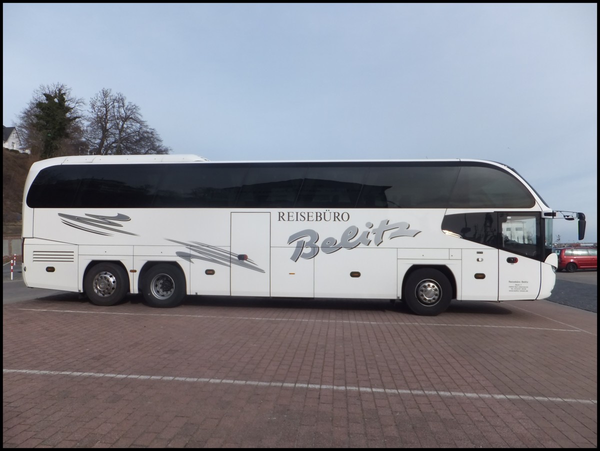 Neoplan Cityliner von Reisebro Belitz aus Deutschland im Stadthafen Sassnitz.