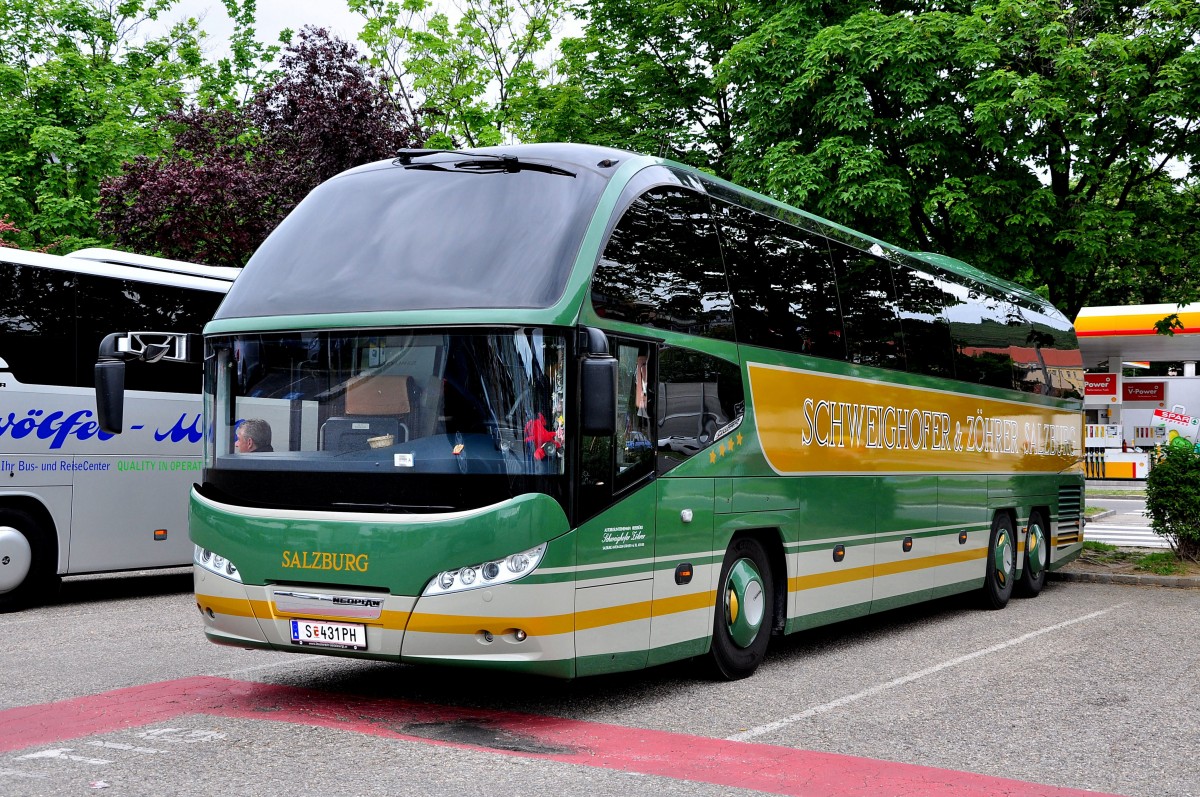 Neoplan Cityliner von Schweighofer & Z�hrer Reisen aus �sterreich am 19.5.2015 in Krems.