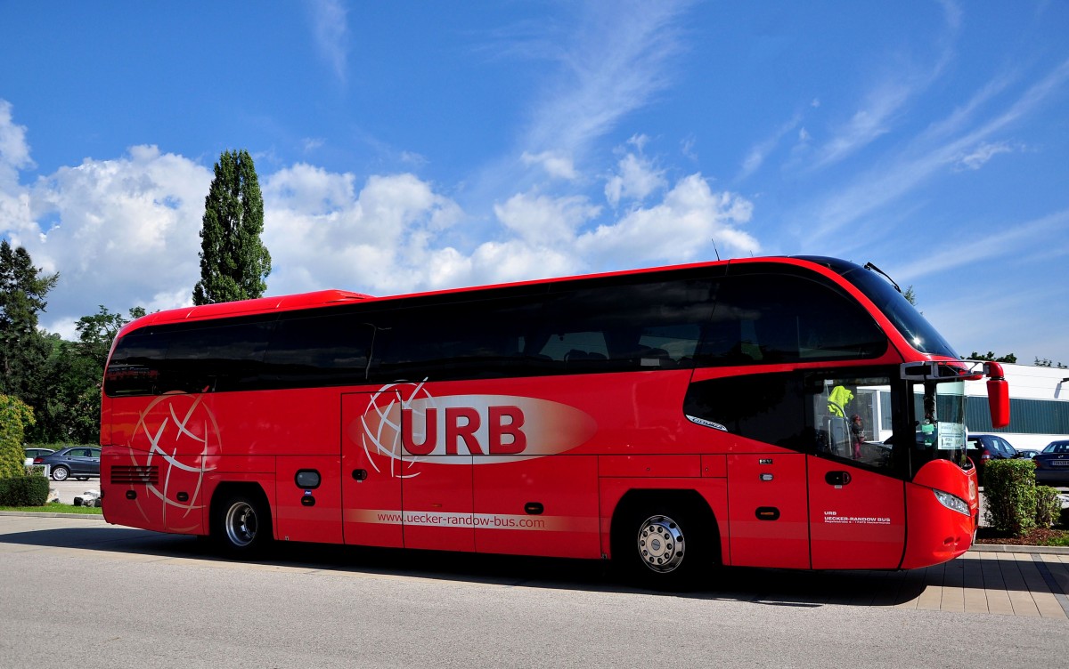 Neoplan Cityliner von URB aus der BRD am 25.August 2014 in Krems gesehen.