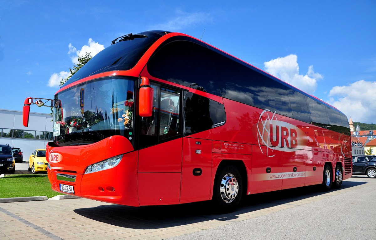 Neoplan Cityliner von URB aus der BRD am 25.August 2014 in Krems gesehen.