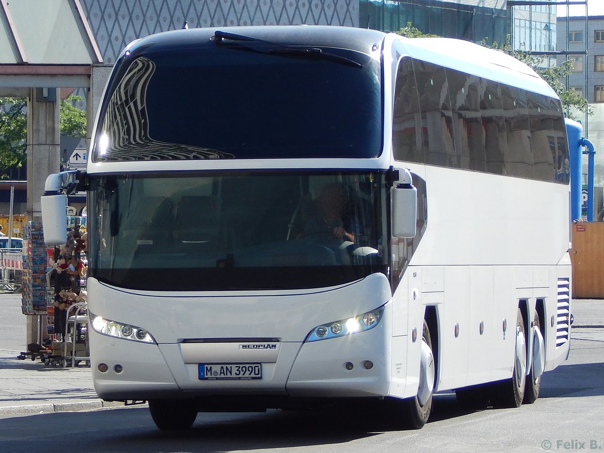 Neoplan Cityliner Vorführwagen in Berlin.