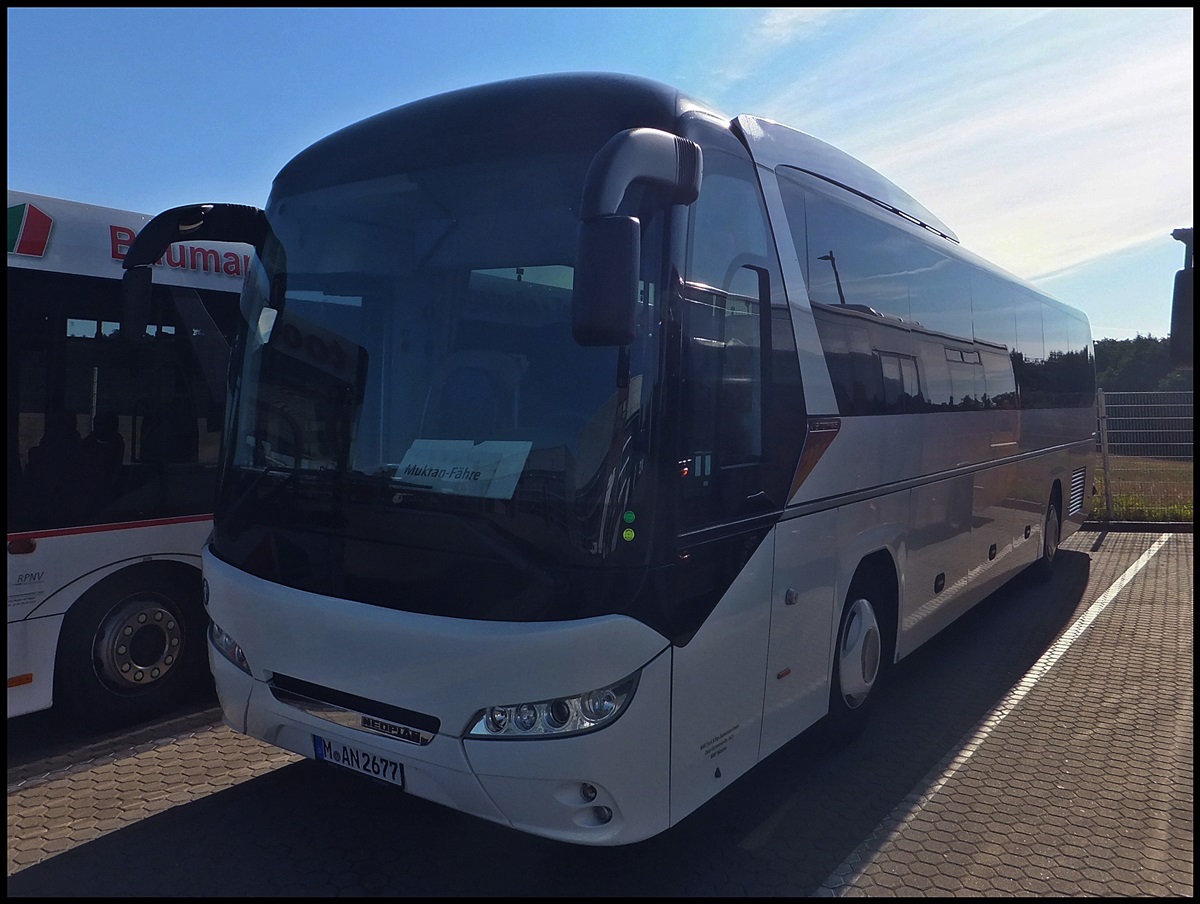 Neoplan Jetliner aus München zum Test bei der RPNV in Bergen.