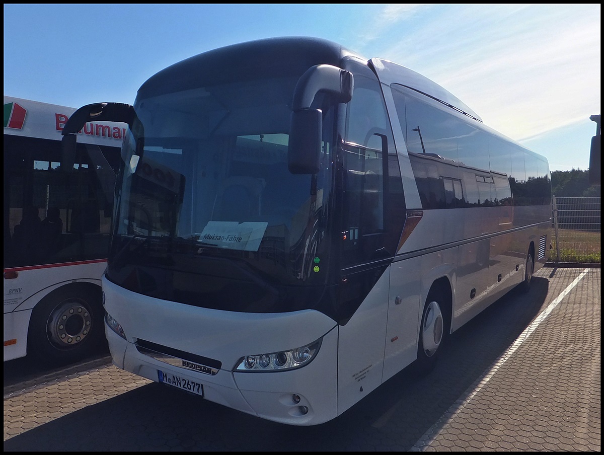 Neoplan Jetliner aus Mnchen zum Test bei der RPNV in Bergen.