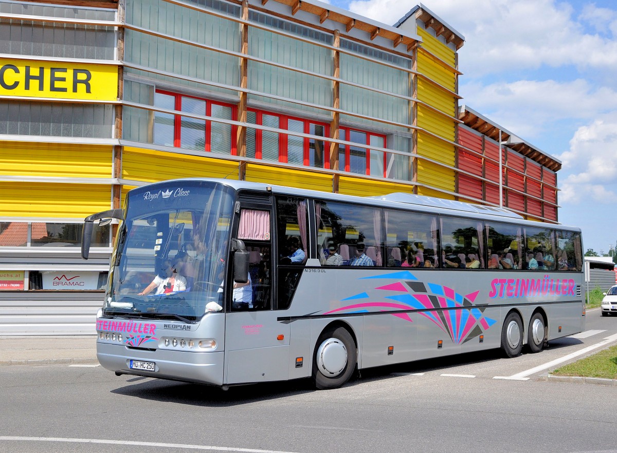 Neoplan N316/3 UL von Steinmller,BRD,Krems im Juli 2013.