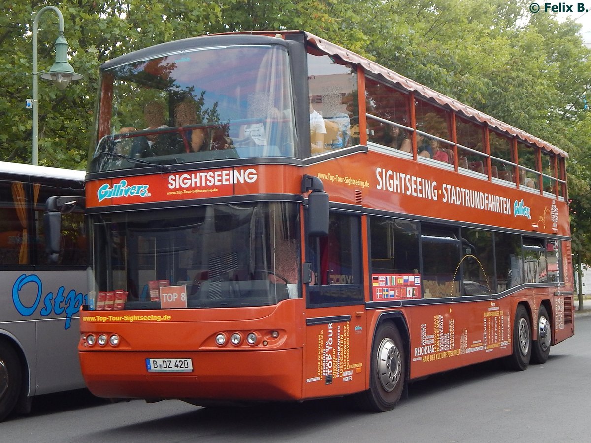 Neoplan N4026/3 von Gullivers aus Deutschland in Berlin. 