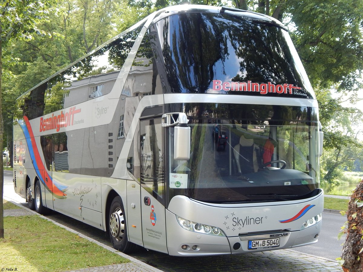 Neoplan Skyliner von Benninghoff aus Deutschland in Stralsund.