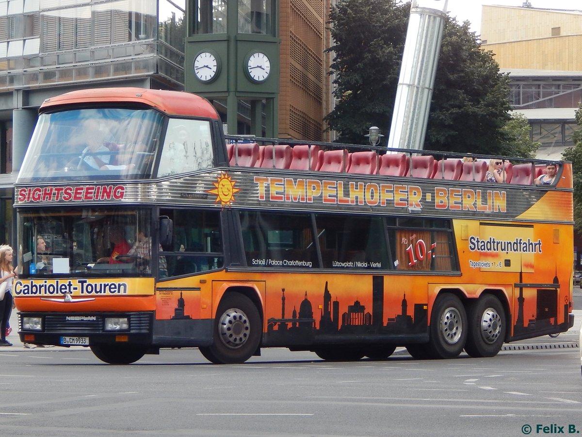 Neoplan Skyliner von Der Tempelhofer aus Deutschland in Berlin.