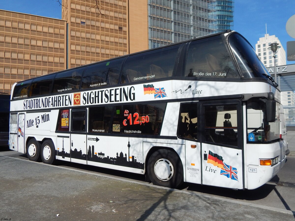 Neoplan Skyliner von Der Tempelhofer aus Deutschland in Berlin.