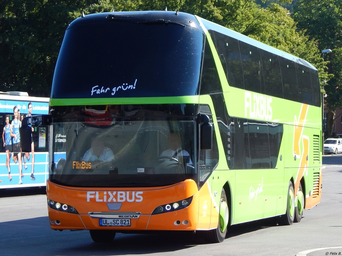 Neoplan Skyliner von FlixBus/Schröder aus Deutschland in Tübingen. 