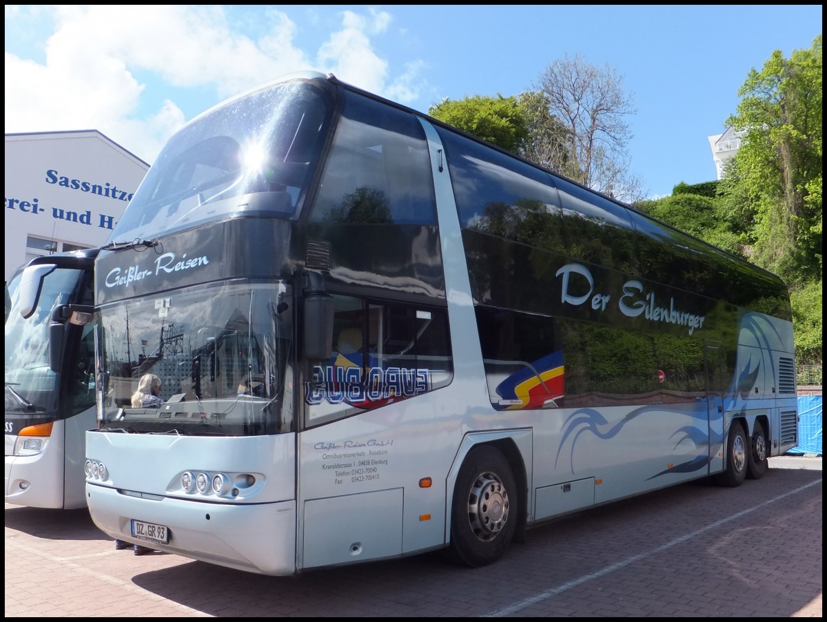 Neoplan Skyliner von Geißler Reisen aus Deutschland im Stadthafen Sassnitz.