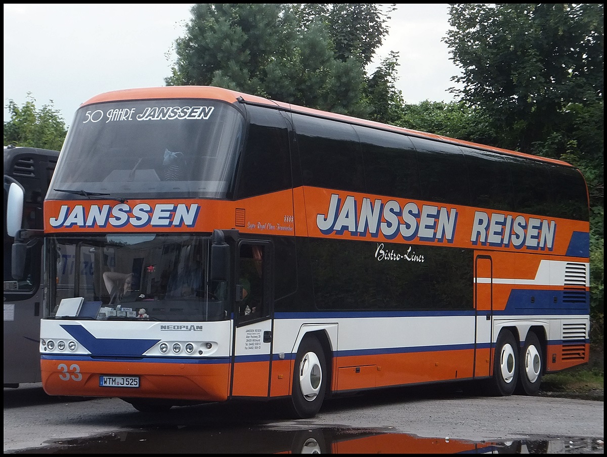 Neoplan Skyliner von Janssen Reisen aus Deutschland in Binz. 