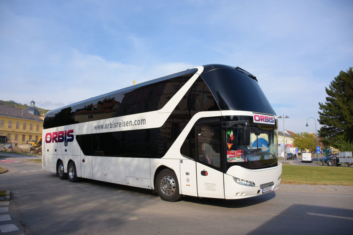 Neoplan Skyliner von Johann OFNER (ORBIS) Reisen aus sterreich in Krems.