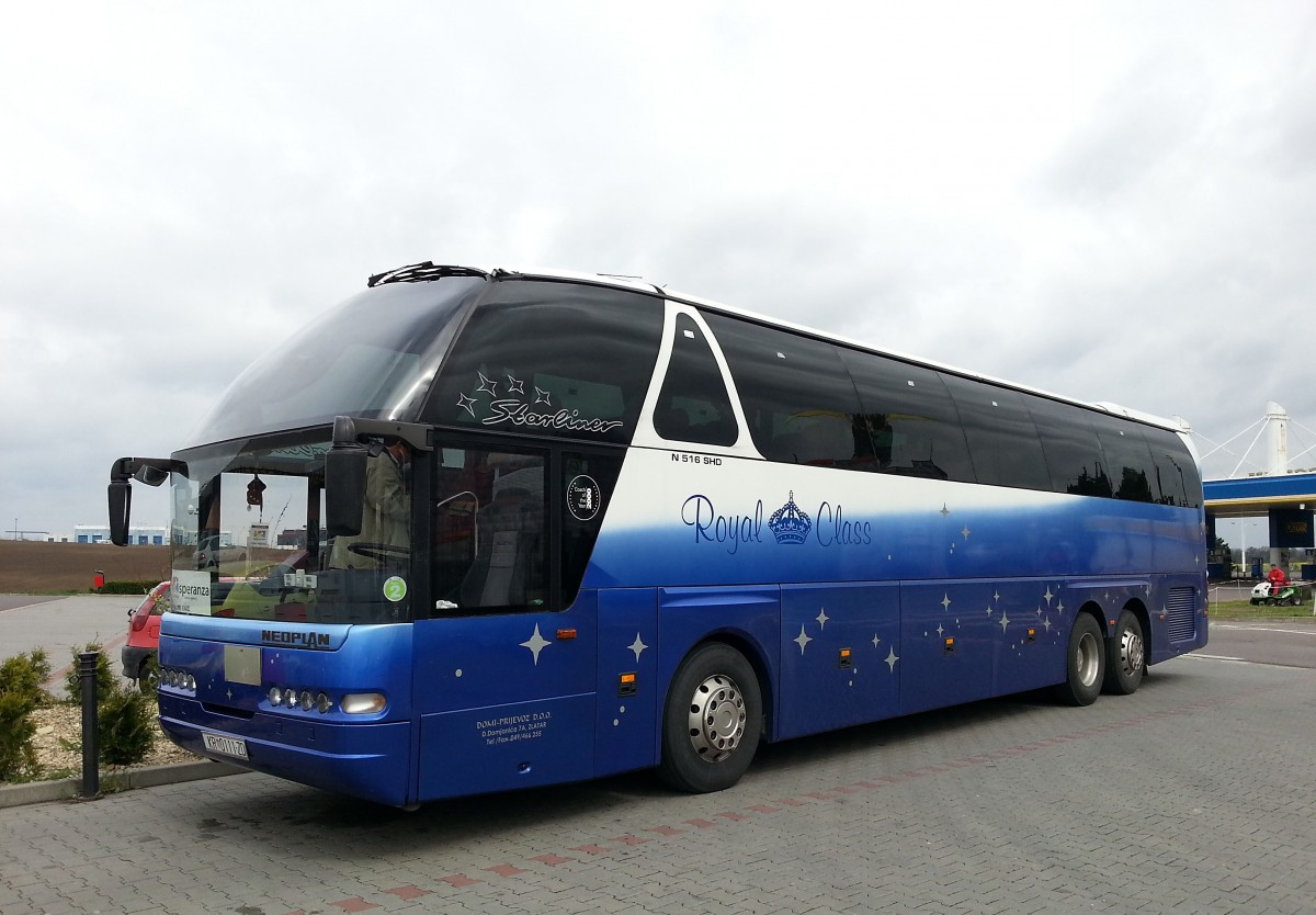 Neoplan Starliner aus Kroatien am 15.4.2014 bei Haugsdorf/Niedersterreich gesehen.