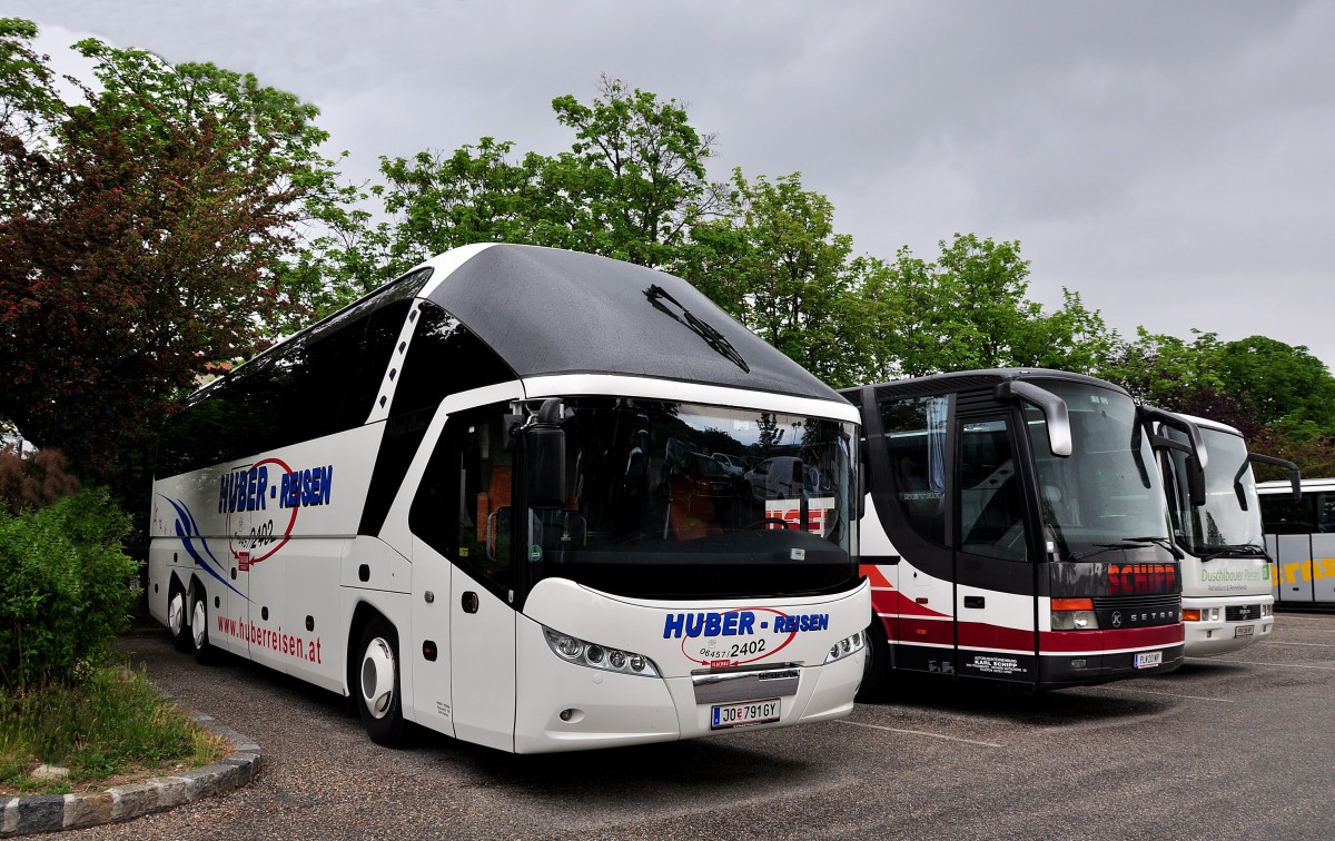 Neoplan Starliner von Huber Reisen aus sterreich am 13. Mai 2014 in Krems.