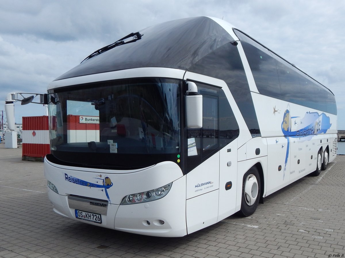 Neoplan Starliner von Hülsmann Reisen aus Deutschland im Stadthafen Sassnitz. 