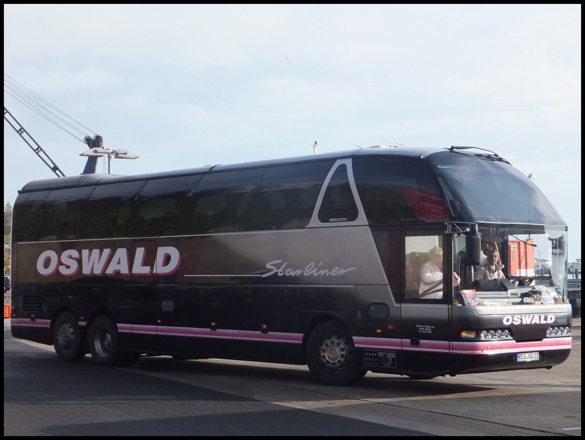 Neoplan Starliner von Oswald aus Deutschland im Stadthafen Sassnitz.