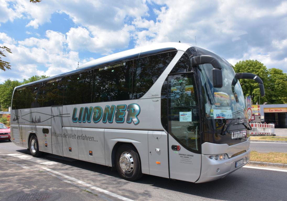 Neoplan Tourliner von Lindner Reisen aus der BRD 06/2017 in Krems.