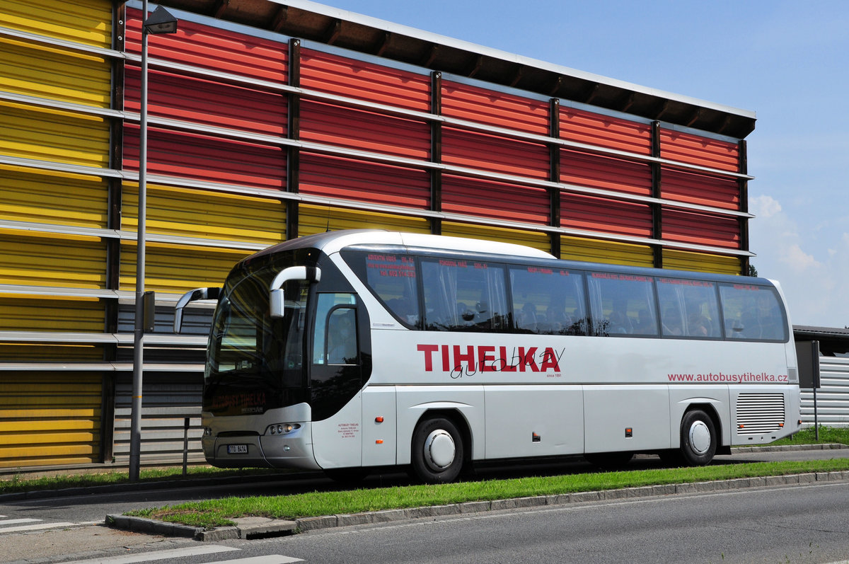 Neoplan Tourliner von Tihelka Reisen aus der CZ in Krems unterwegs.