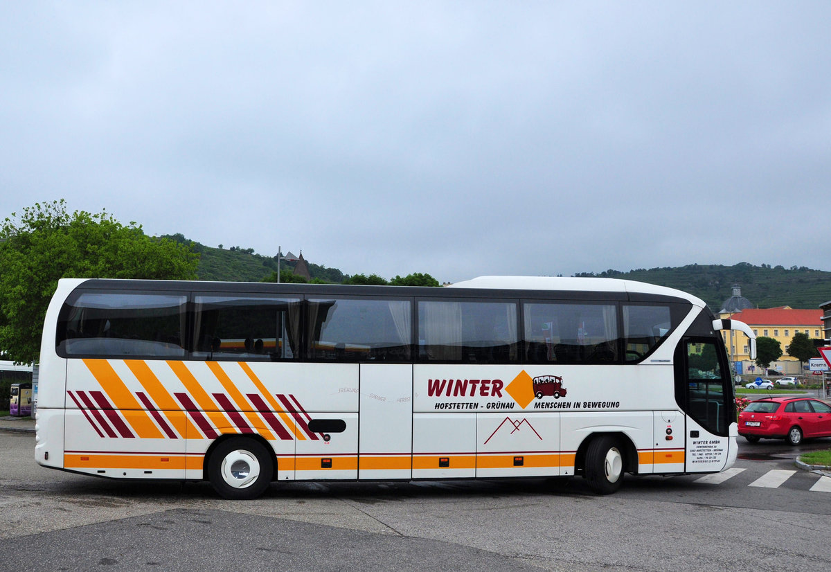 Neoplan Tourliner von Winter Reisen aus sterreich in Krems gesehen.