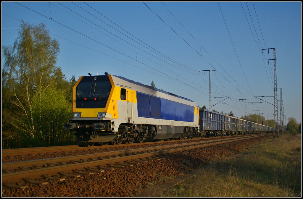 Nordic Rail 264 009-2 mit Eanos in Berlin Wuhlheide, 23.04.2015
<br><br>
Gebaut wurde die Lok 2009 bei Voith in Kiel und an Voith Turbo Lokomotivtechnik ausgeliefert (NVR-Nummer 92 80 1264 009-2 D-NRS)