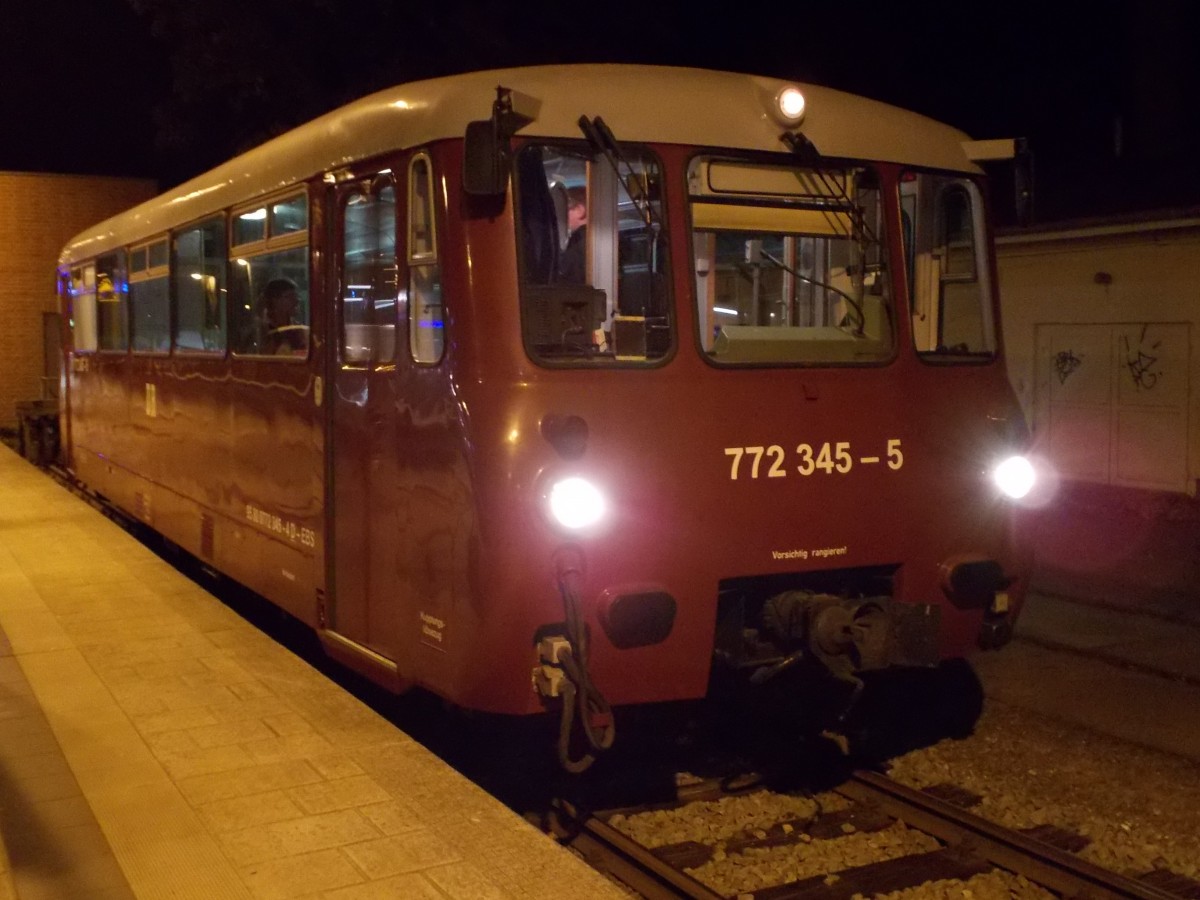 Ohne Beiwagen stand der LVT 772 345 mit dem letzten Zug,am 12.Oktober 2015,nach Putbus in Bergen/Rügen.