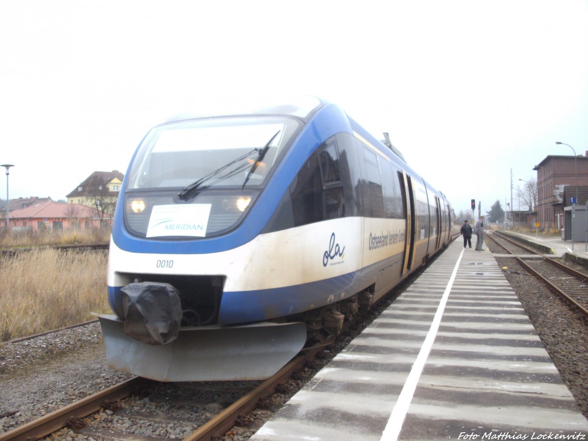 OLA VT 0010 mit Ziel Btzow im Bahnhof Torgelow am 14.12.13 