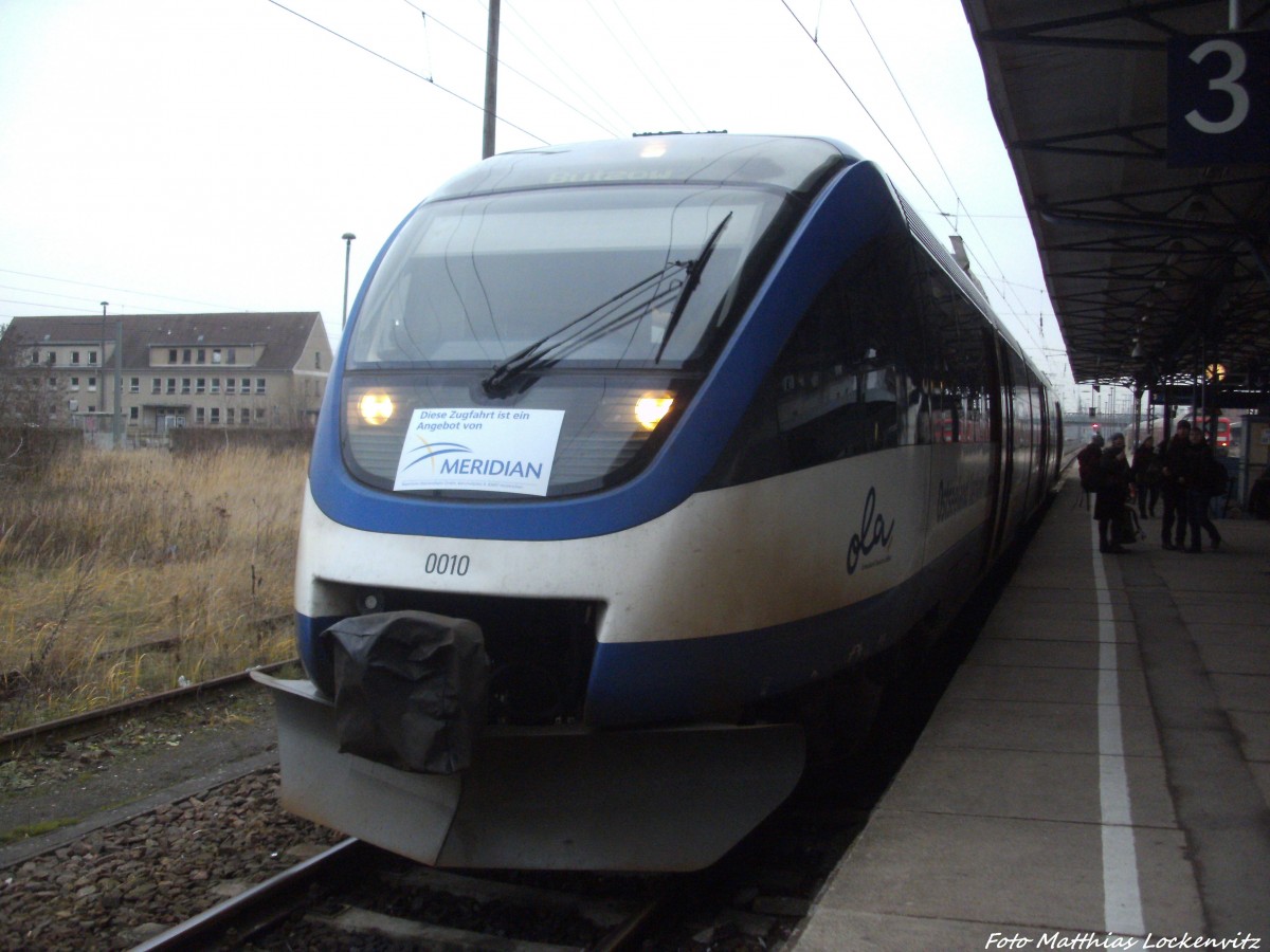 OLA VT 0010 mit Ziel Btzow im Bahnhof Neubrandenburg am 14.12.13 