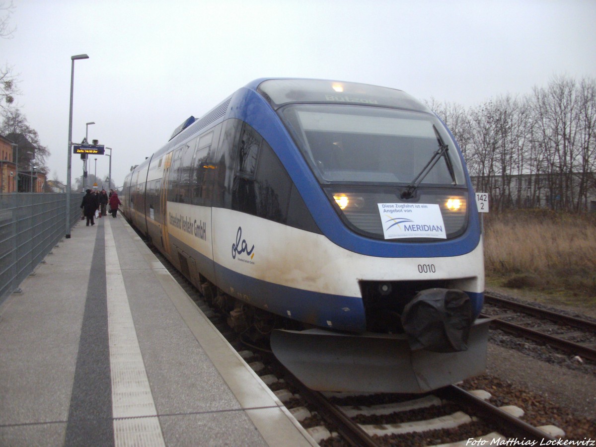 OLA VT 0010 mit Ziel Btzow im Bahnhof Teterow am 14.12.13