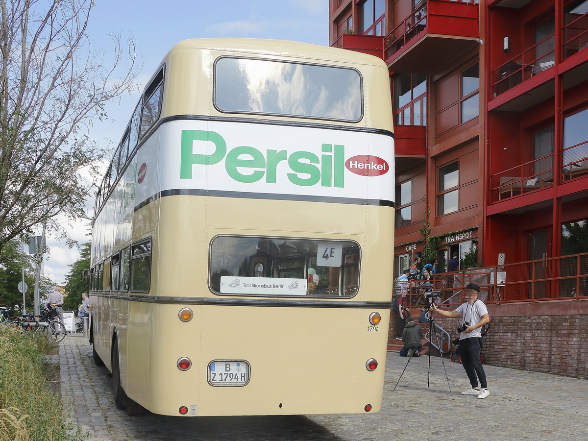 Persil-Bandwerbung an dem  Bssing DE 65 mit der Wagen Nummer Wagen 1794 am  Depot fr Traditionsbusse am 08. September 2019.