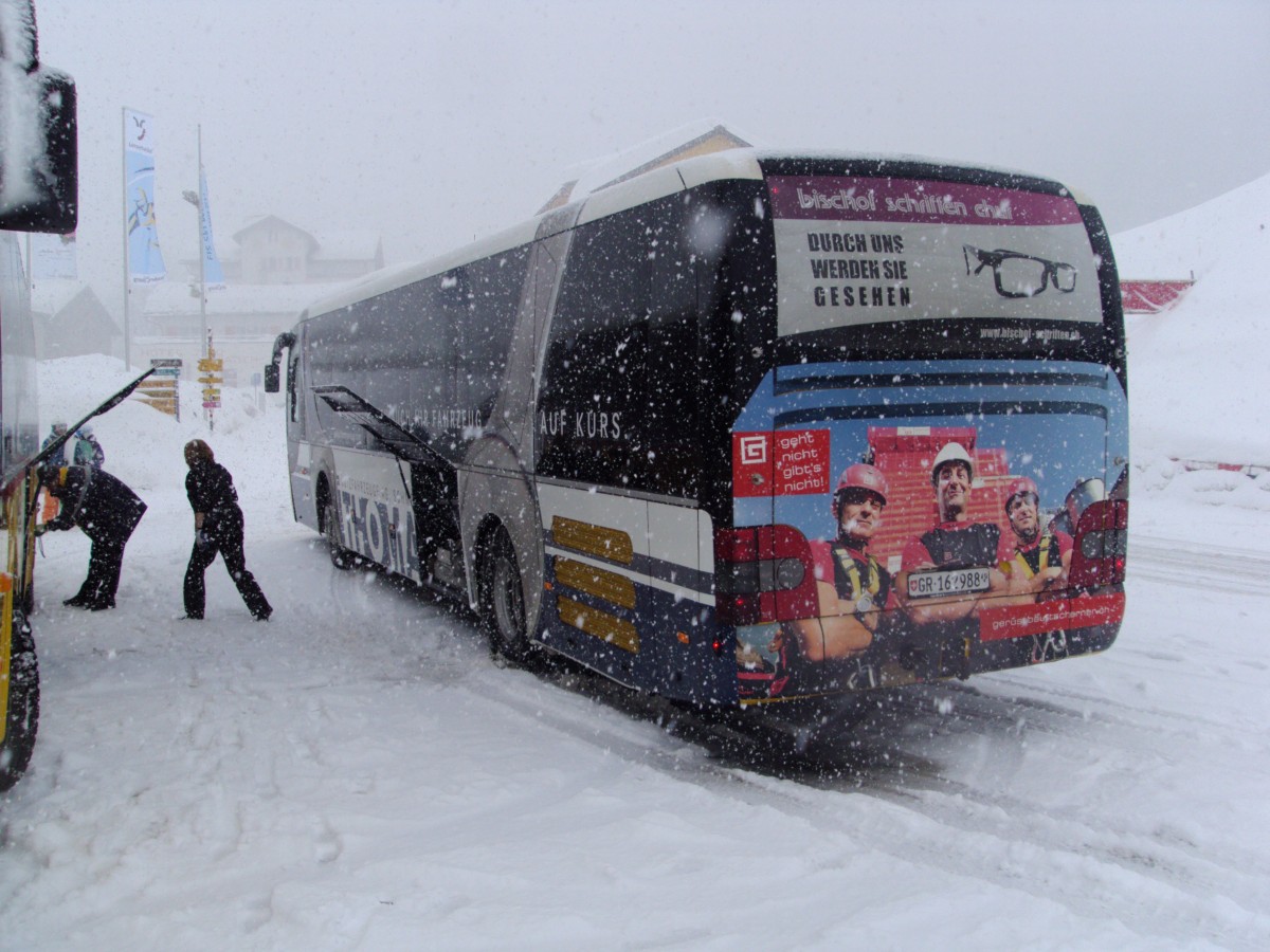 POSTAUTO-MAN Lions Regio Baujahr 2008 bei starkem Schneefall in Parpan,Post am 17.2.14.