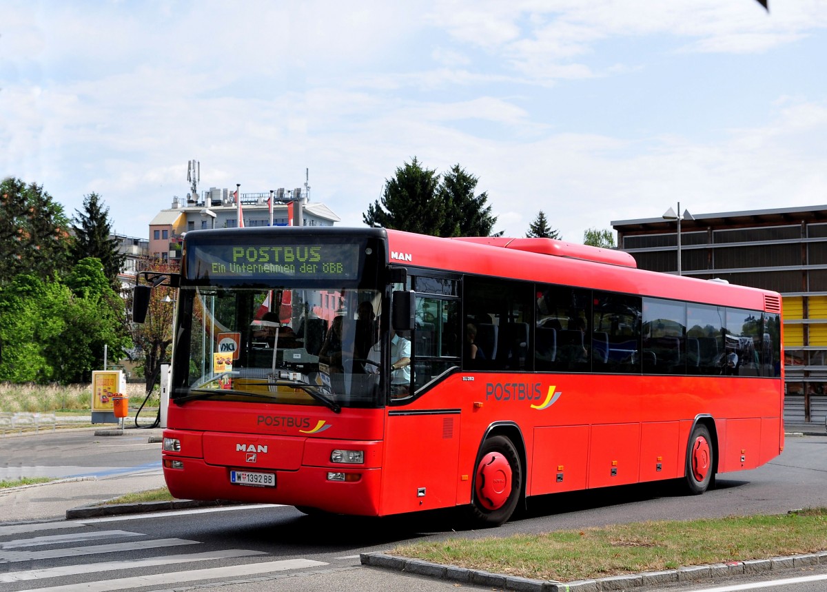 Postbus,ein Unternehmen der �BB,MAN S�363 in Krems unterwegs.
