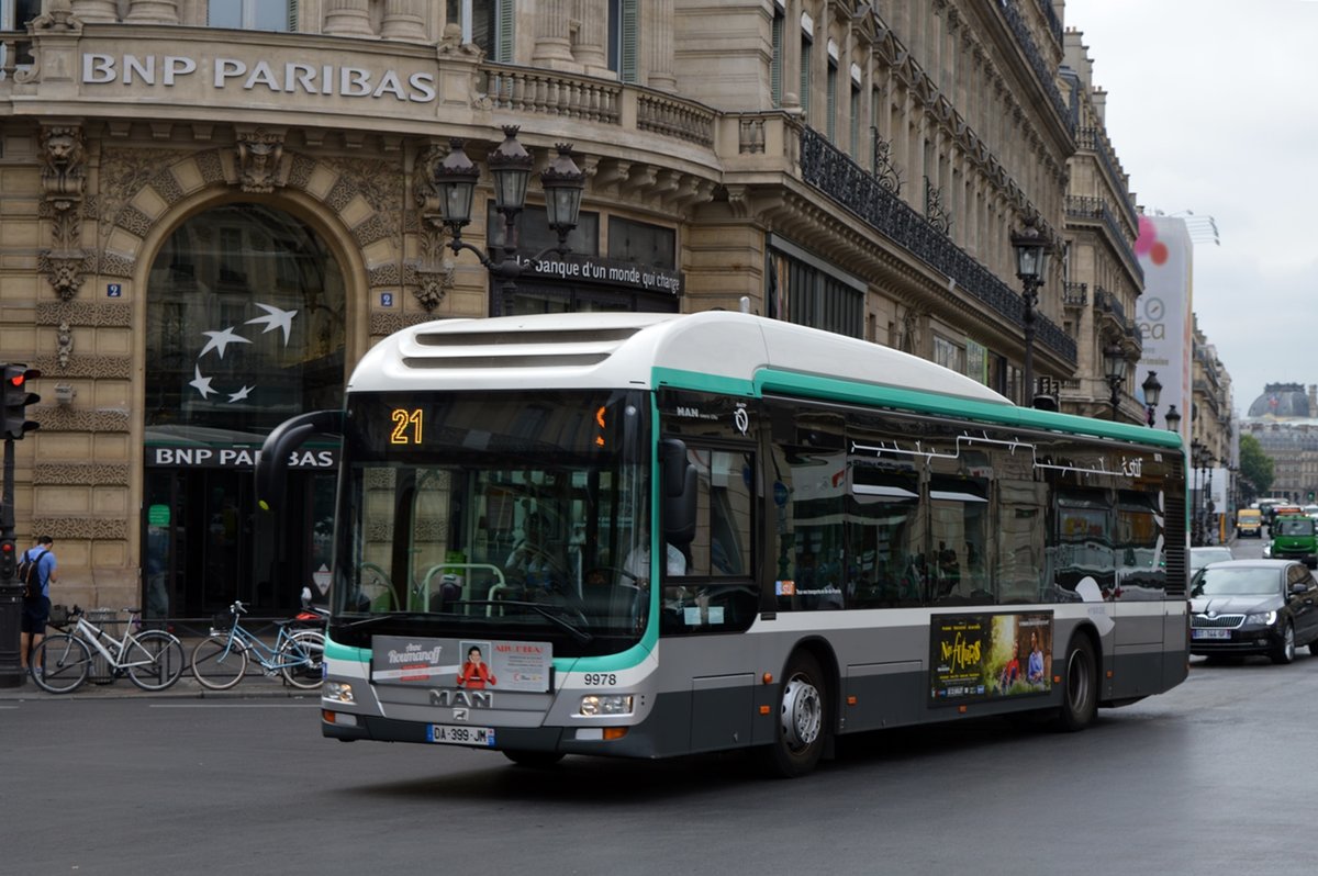 RATP MAN Lion´s City Hybrid WN 9978 als Linie 21 kurz vor der Haltestelle Opra, 17.07.2015
