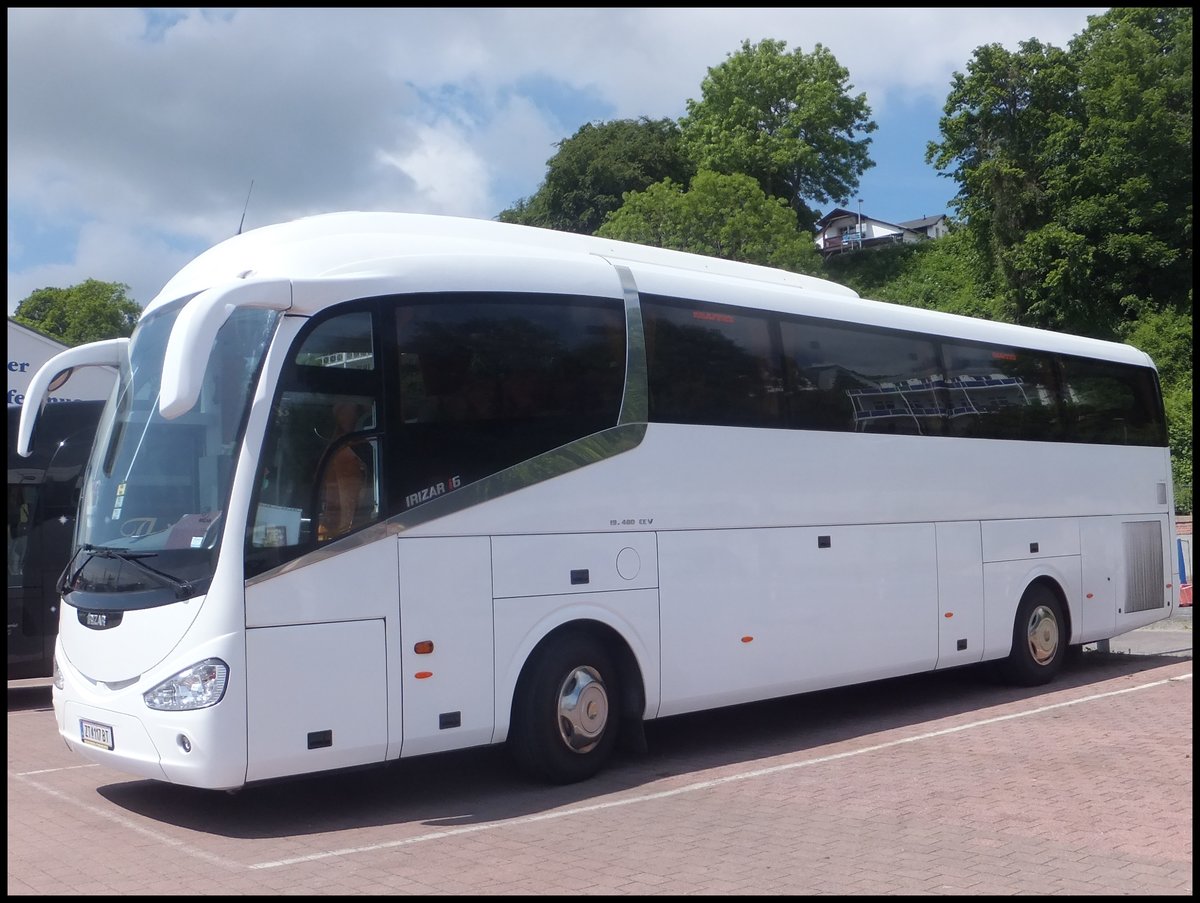 Scania Irizar aus Niedersterreich im Stadthafen Sassnitz.