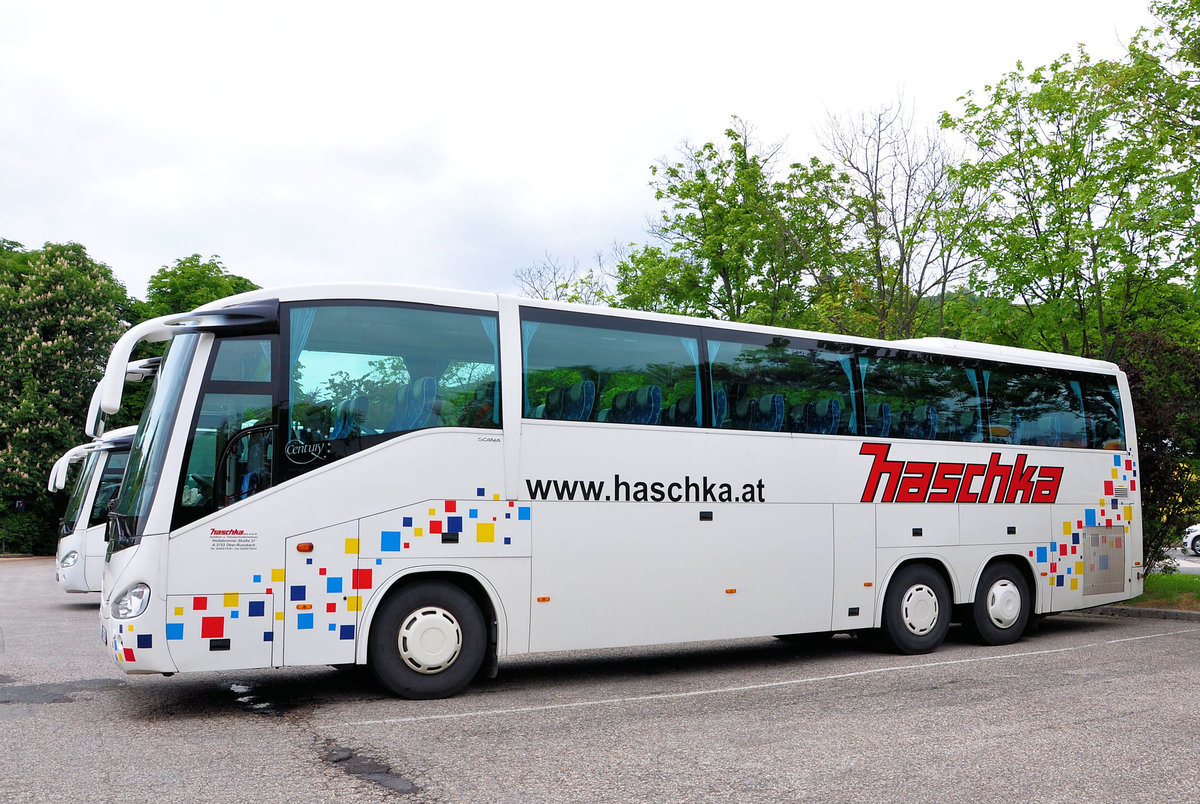 Scania Irizar von Autobus Haschka aus Niedersterreich in Krems gesehen.