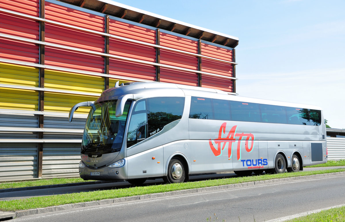 Scania Irizar PB von Sato Tours aus Spanien in Krems gesehen.