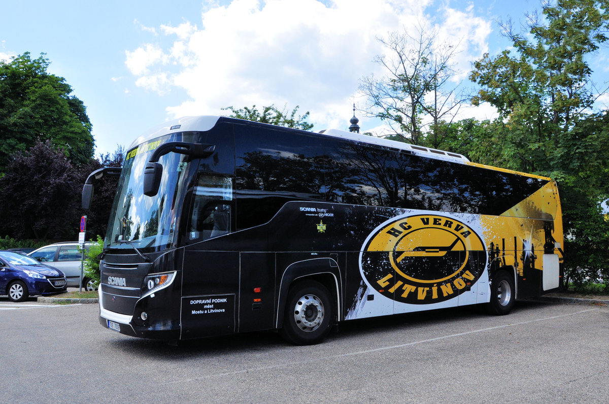 Scania Touring aus der CZ in Krems gesehen.