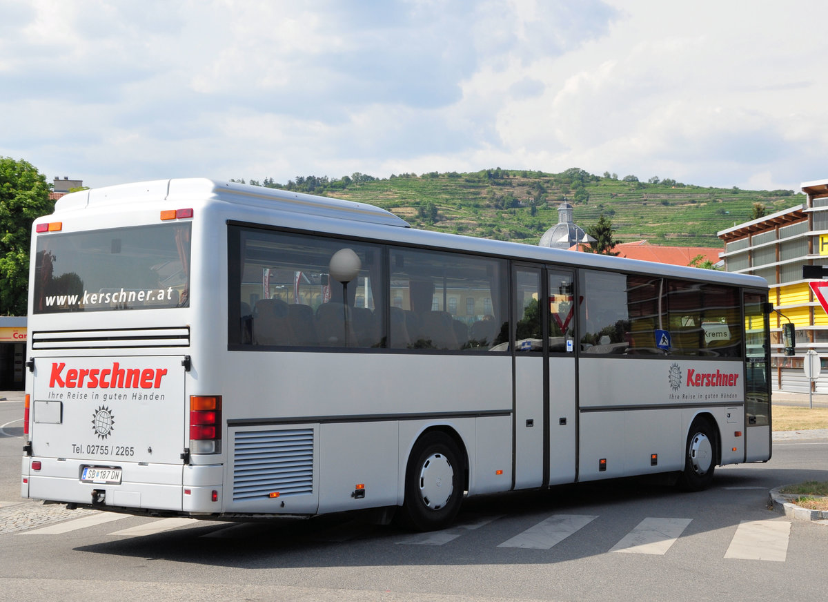 Setra 300er-Serie von Kerschner  Reisen aus sterreich in Krems gesehen.