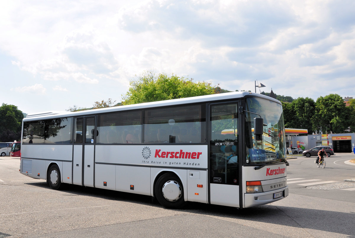 Setra 300er-Serie von Kerschner  Reisen aus sterreich in Krems gesehen.