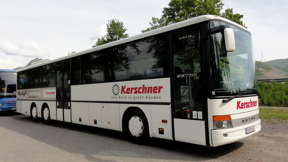 Setra 317 UL von Kerschner Reisen aus sterreich in Drnstein/Niedersterreich gesehen.