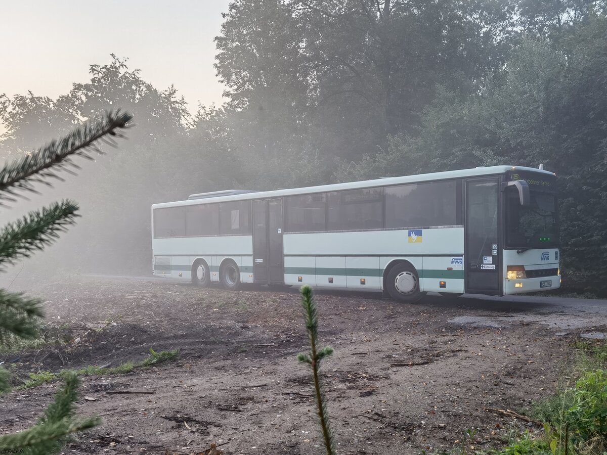 Setra 319 UL der MVVG vor Marienhof.