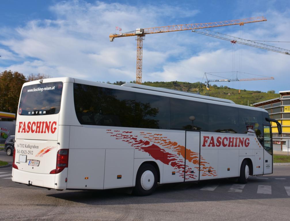 Setra 400er-Serie von Fasching Reisen aus sterreich 10/2017 in Krems.