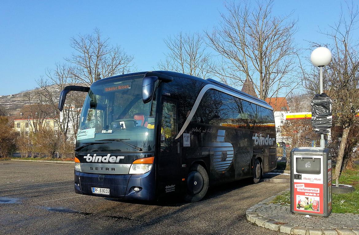 Setra 411 HD von Binder Reisen aus sterreich im Dez. 2017 in Krems.