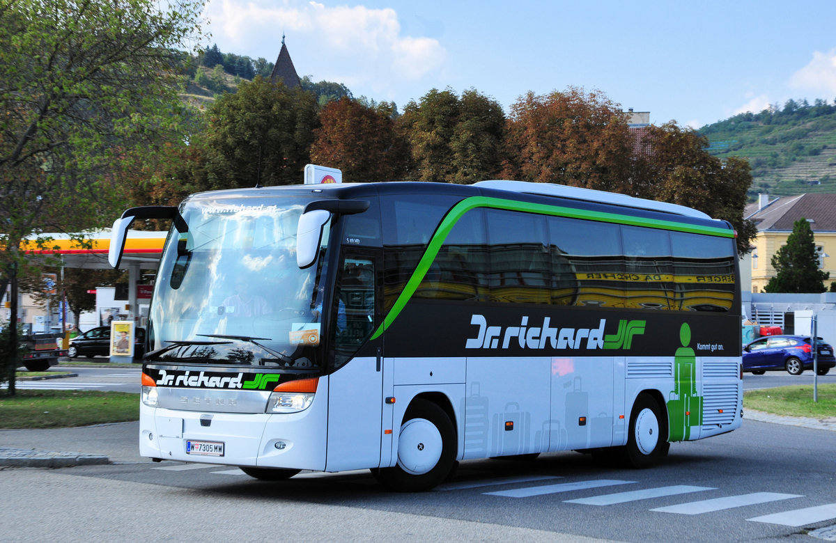 Setra 411 HD von Dr. Richard Reisen aus sterreich in Krems.