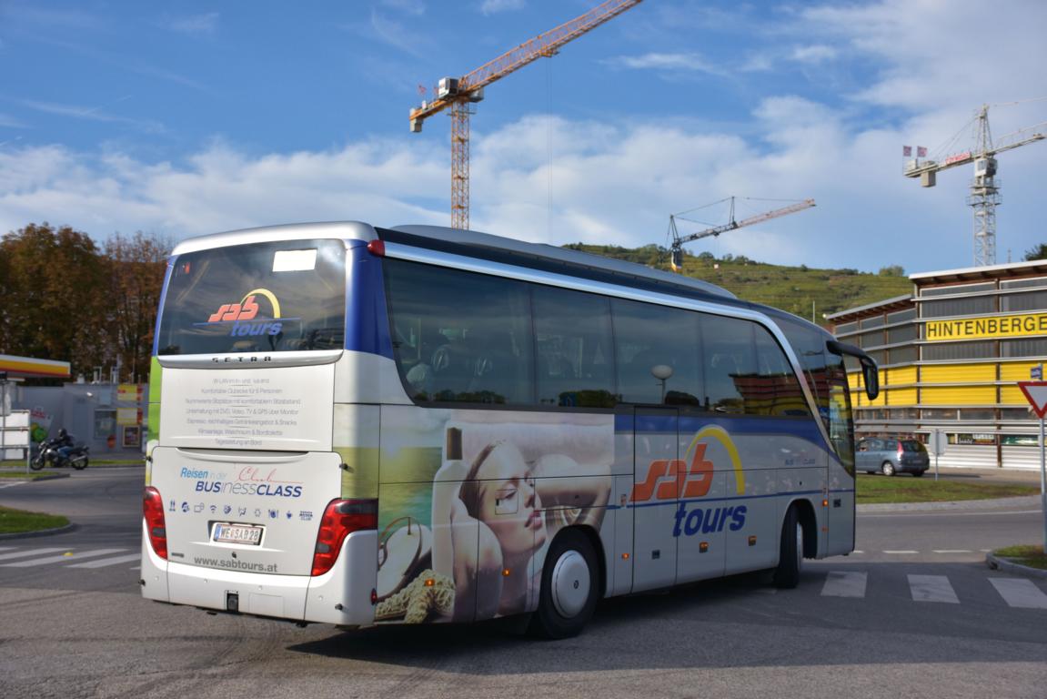 Setra 411 HD von SAB tours aus sterreich 10/2017 in Krems.