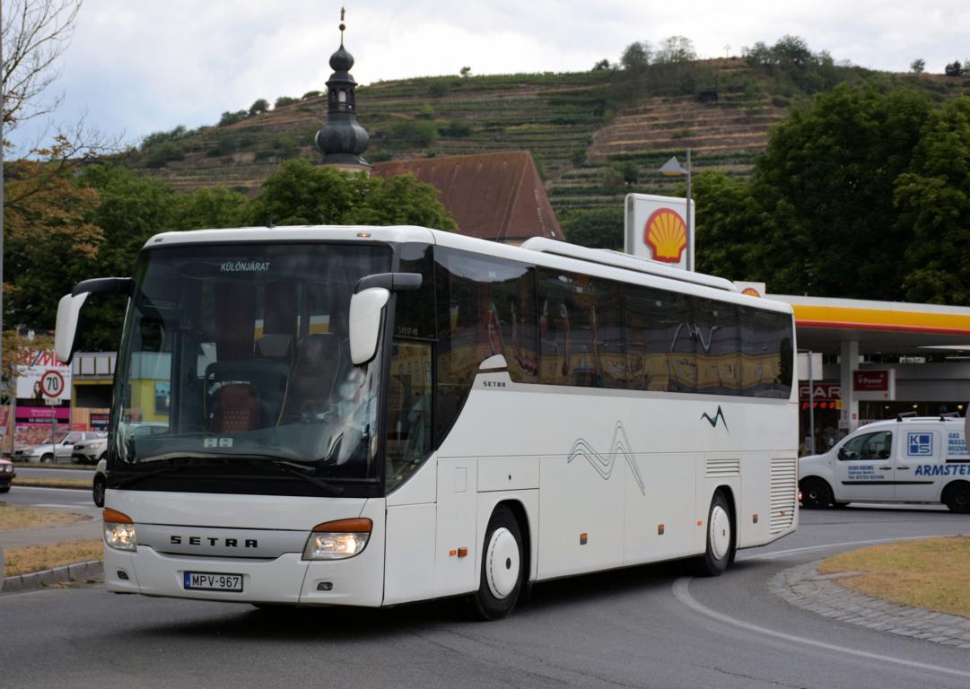 Setra 415 GT- HD aus Ungarn 07/2017 in Krems.