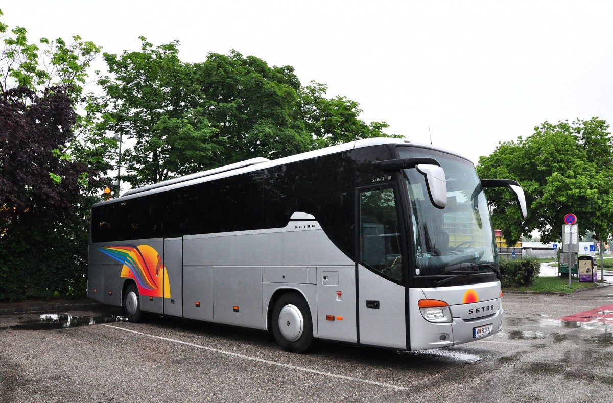 Setra 415 GT-HD aus sterreich am 23.5.2015 in Krems.